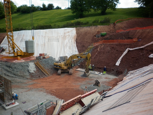 Terrassement pour la construction d'un OA à Hymes